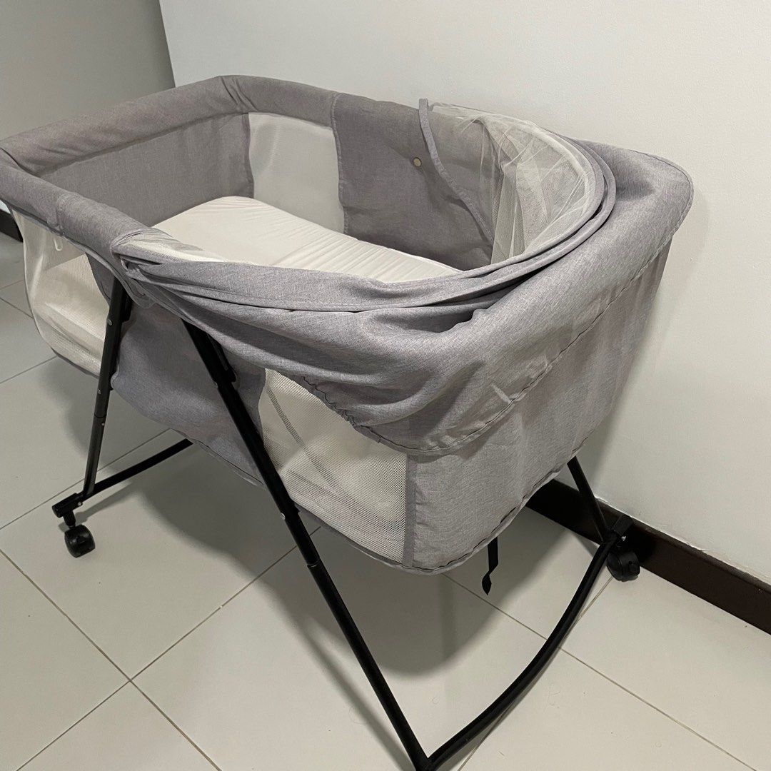 Milano portacot deals