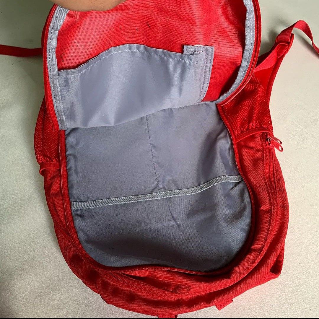 Under armor backpack, Fesyen Pria, Tas & Dompet , Ransel di Carousell