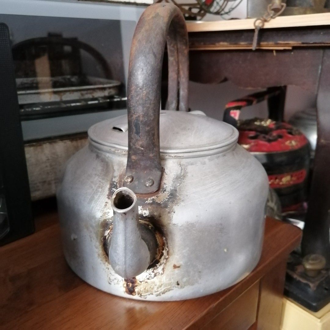 Vintage Aluminium Kettle, Hobbies & Toys, Collectibles & Memorabilia