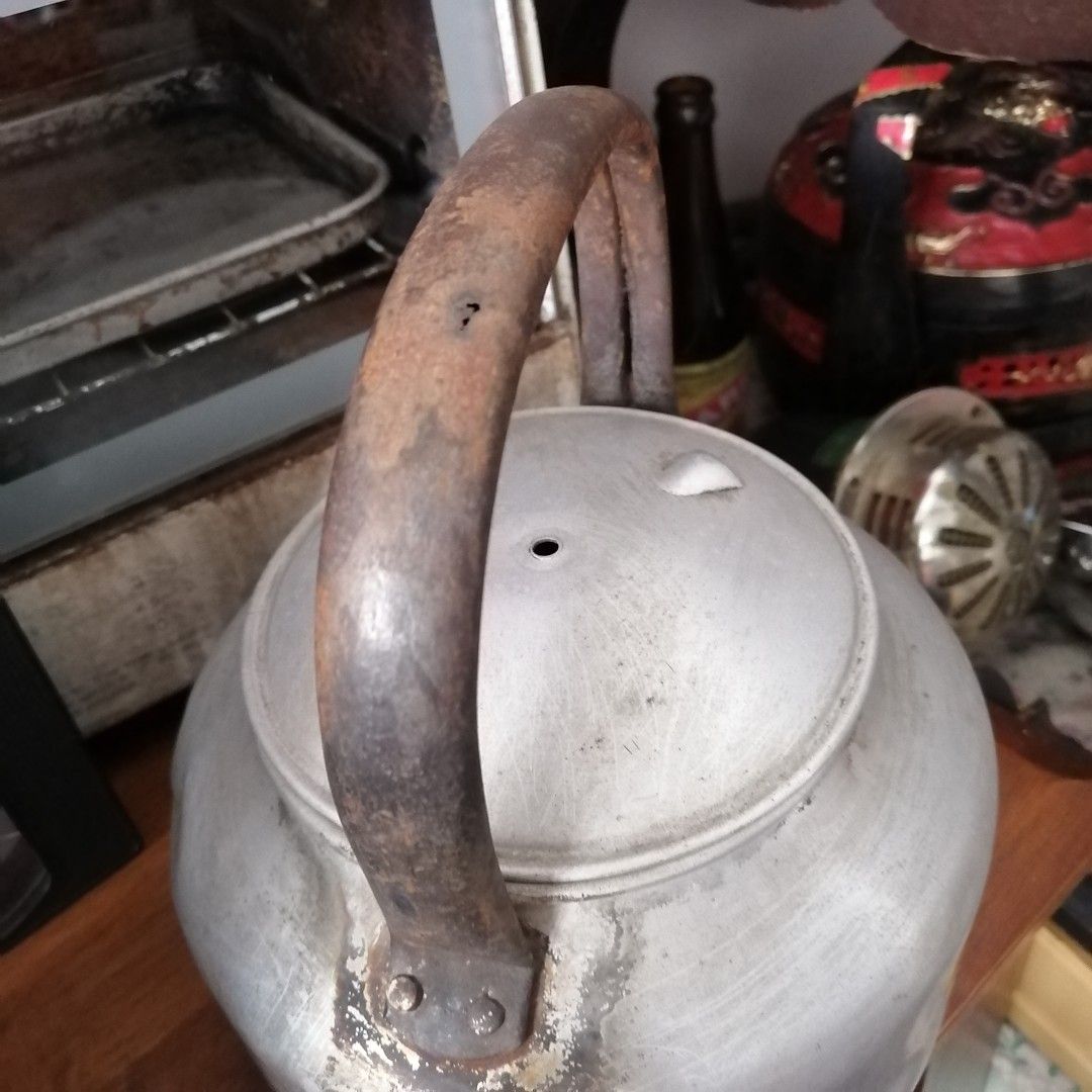Vintage Aluminium Kettle, Hobbies & Toys, Collectibles & Memorabilia