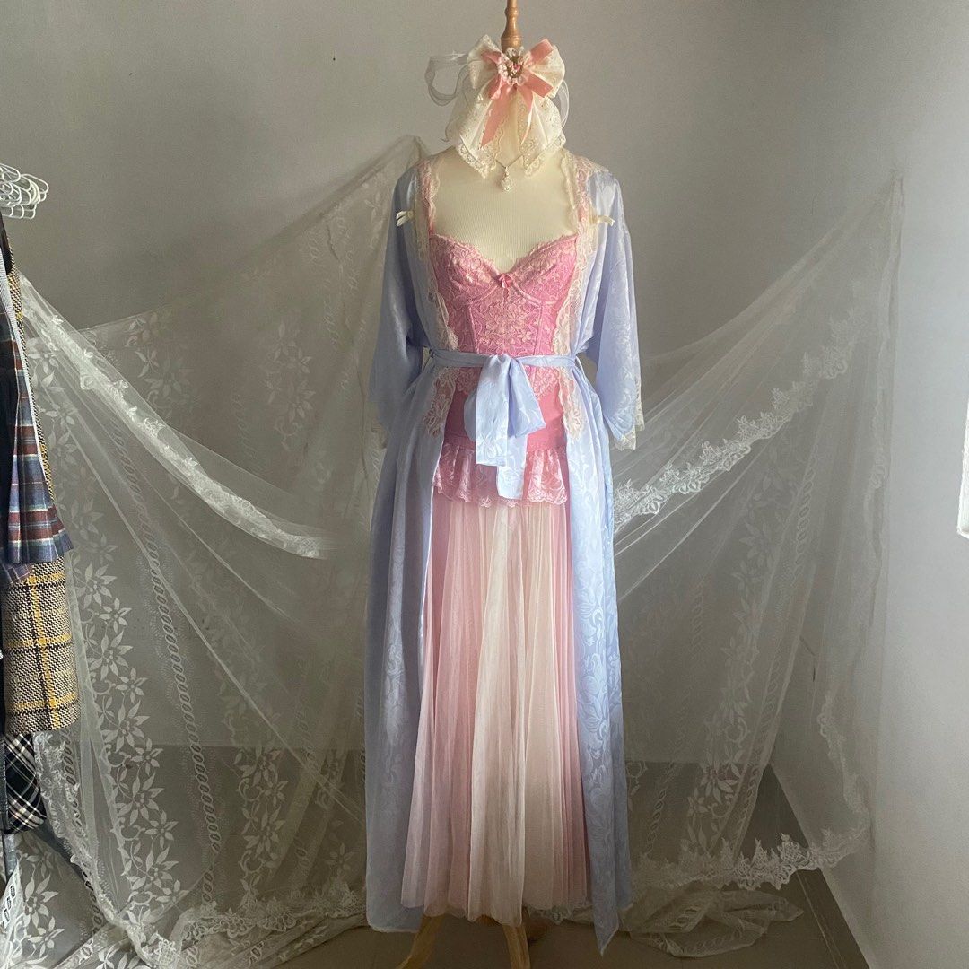 Christian Dior 1952 Robe de gala en satin Evening Gown