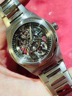 Want to sell girard perregaux Laureato 42mm steel skeleton