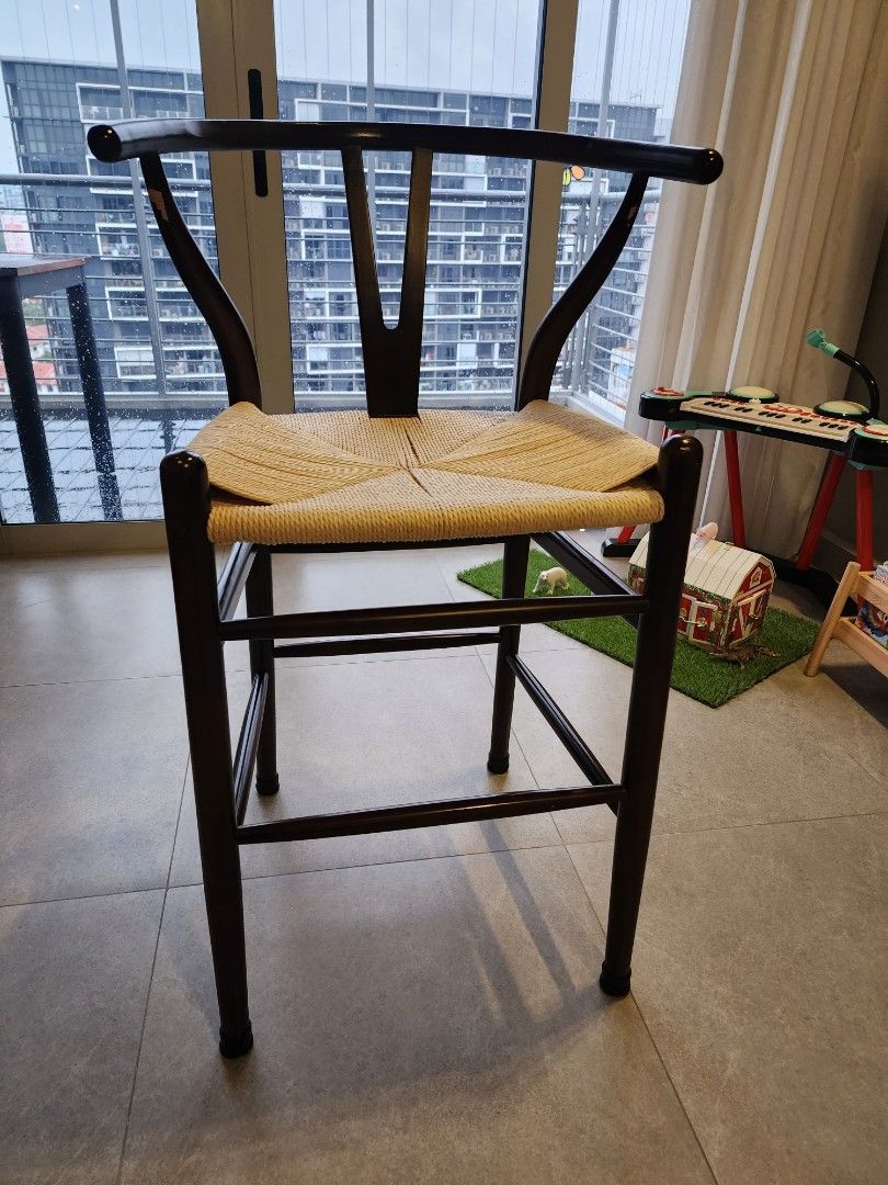 Wishbone clearance high chair