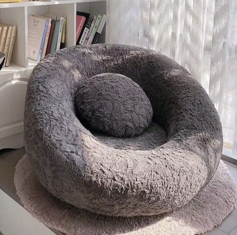 1 seater cloud chair (Category: Sofas) located in Manila. Submitted by chicandbaddie (Listing ID 1223723140, Image 3). Description: dm.