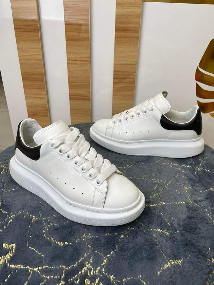 ALEXANDER MCQUEEN OVERSIZED SNEAKER SIZE 40 26.5cm Luxury