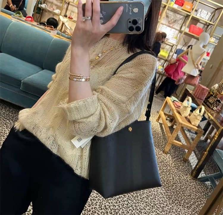 AUTHENTIC TORY BURCH SHOULDER TOTES 2023 BAGS HANDBAG, Luxury, Bags &  Wallets on Carousell