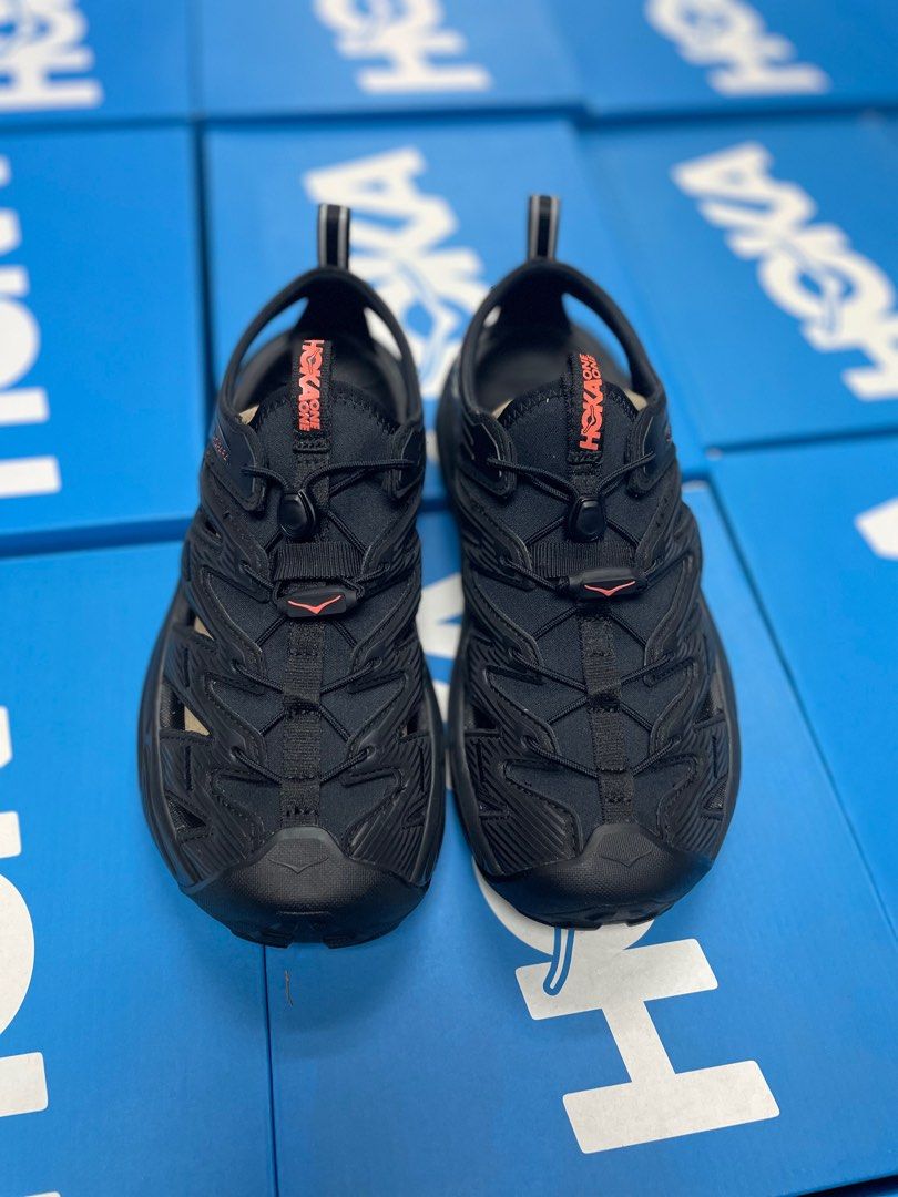 現貨Hoka One One Hopara 黑色女裝行山, 女裝, 鞋, 涼鞋- Carousell