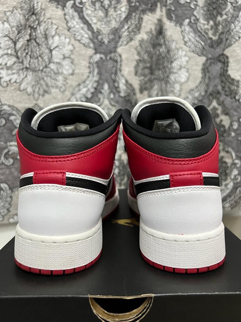 Jordan 1 mid chicago 38 deals