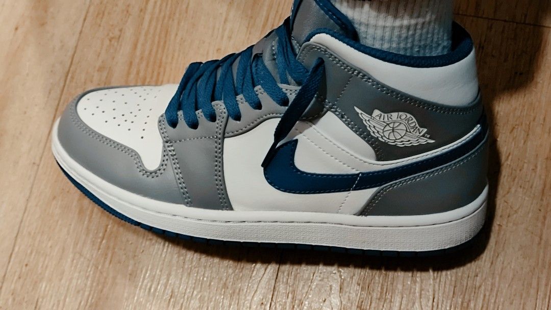 Air jordan 1 mid true blue store