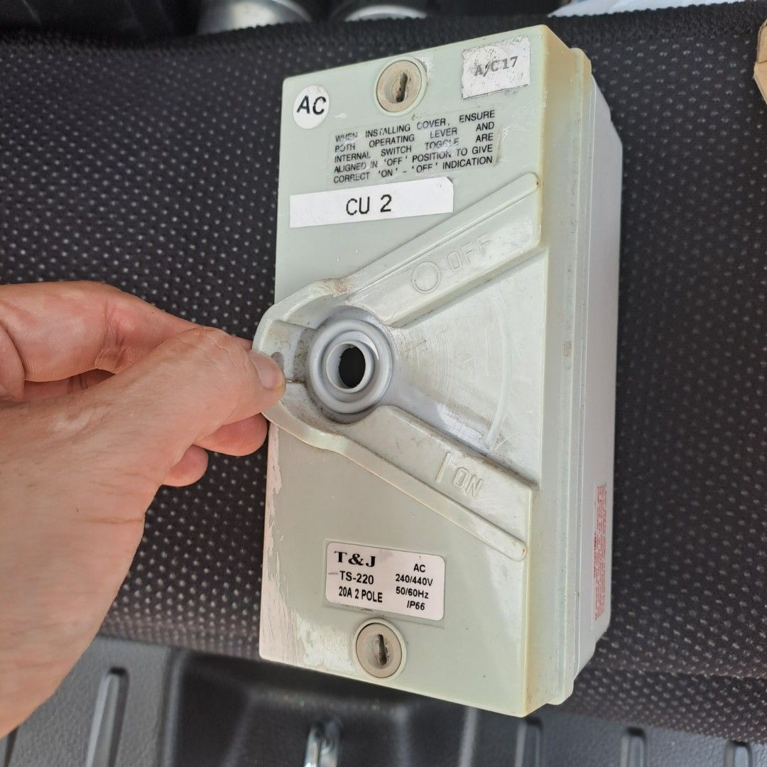 Aircon switch 20amp isolator, TV & Home Appliances, Air Conditioners