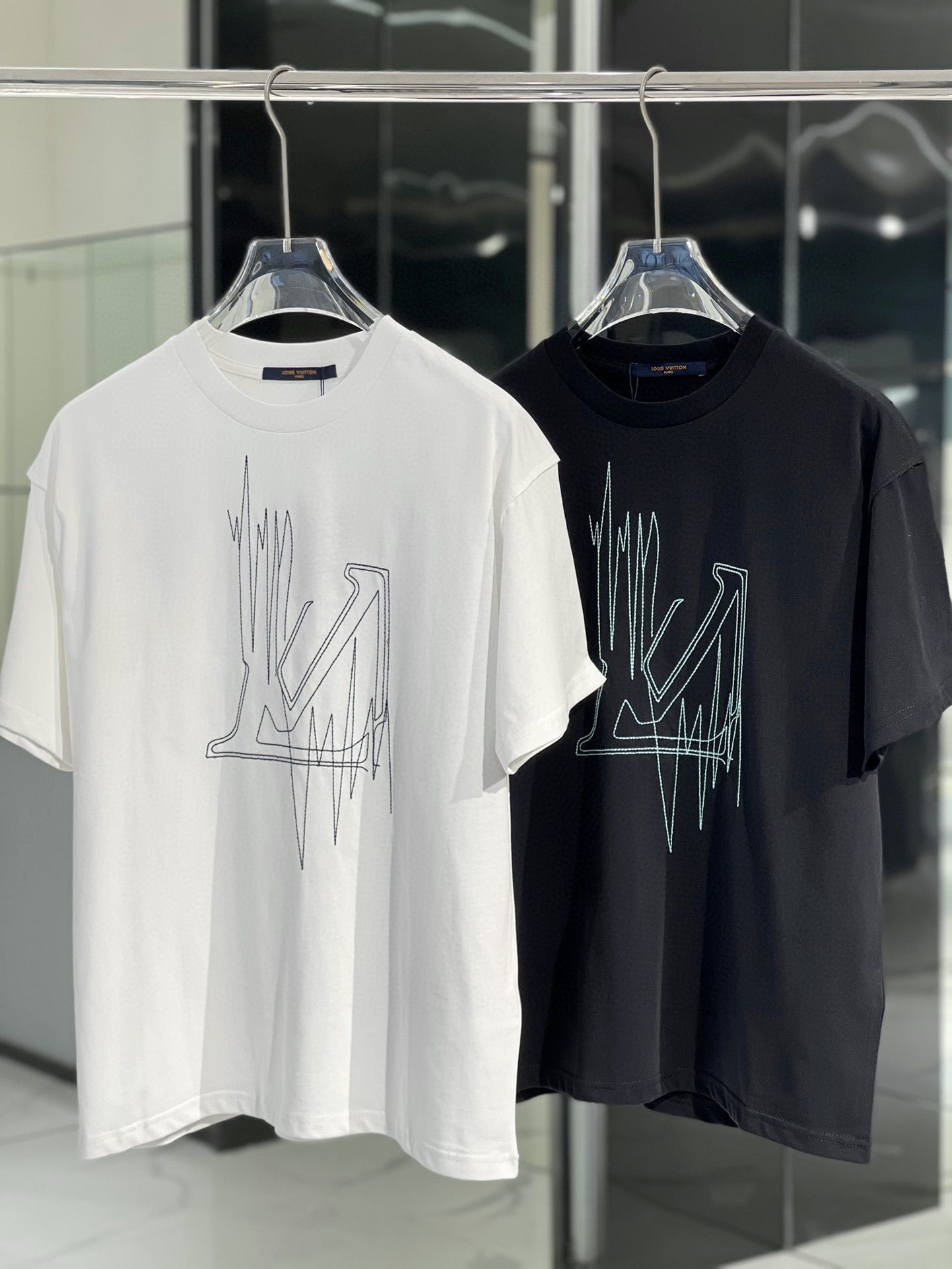 Authentic lv 23ss electronic music embroidery T-shirt