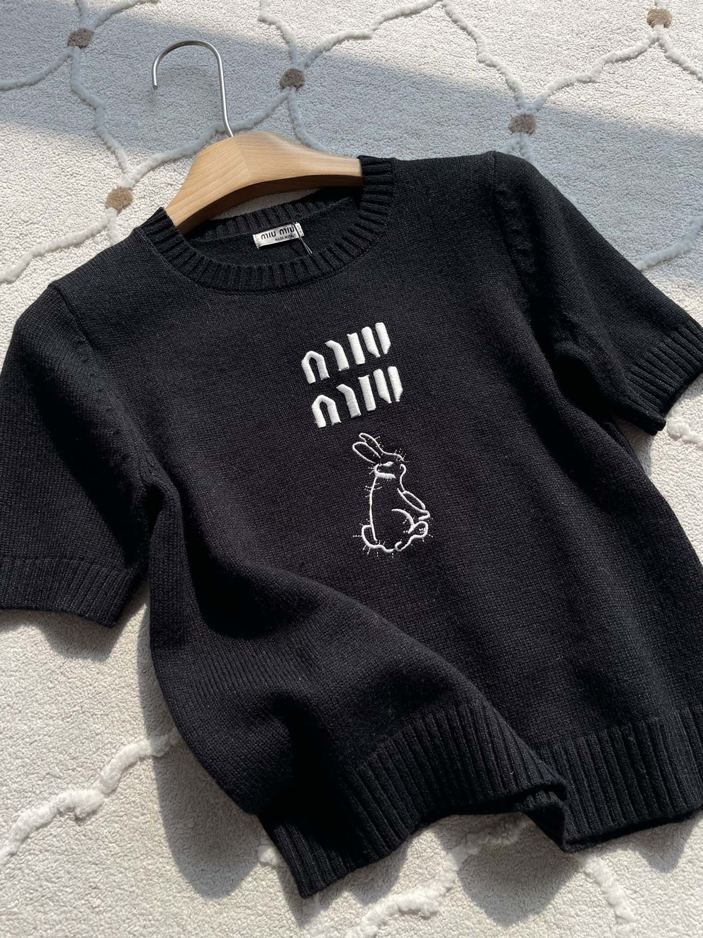 Authentic miu miu 23 rabbit embroidery knit short sleeves, Women's ...