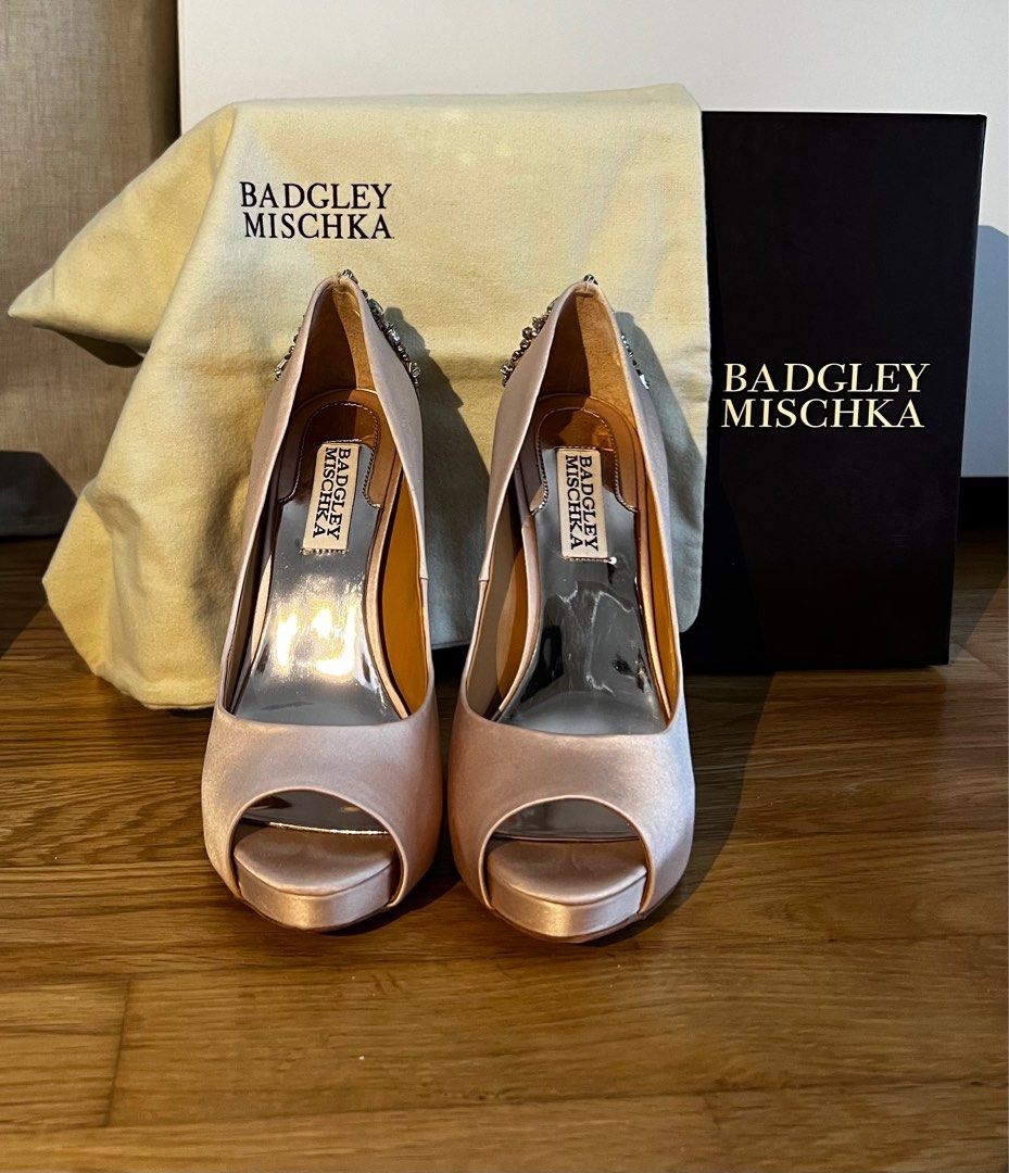 Badgley mischka sale kiara platform pump