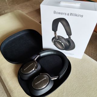 Bowers & Wilkins px8