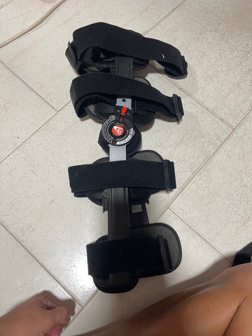 Breg Tscope Knee brace and Icing kit, Health & Nutrition, Braces