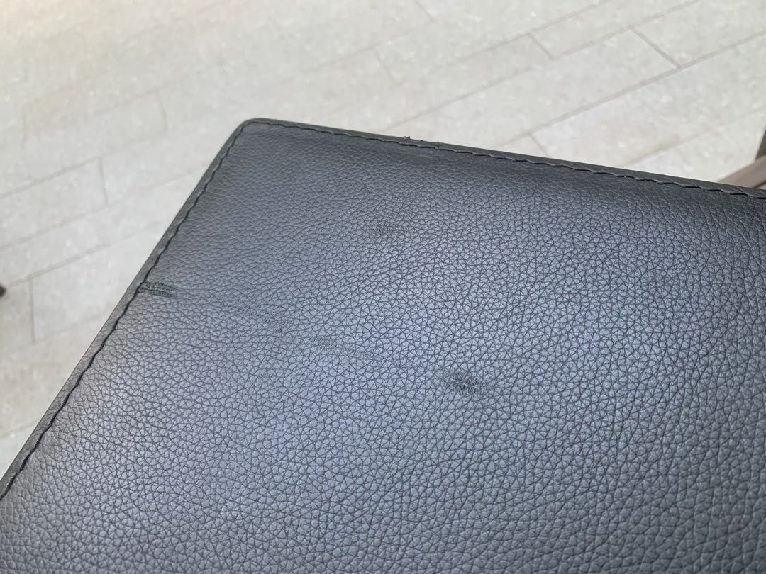 Briefcase (Category: Briefcases) located in Singapore. Submitted by antiqueplace (Listing ID 1223608317, Image 8). Description: Briefcase .