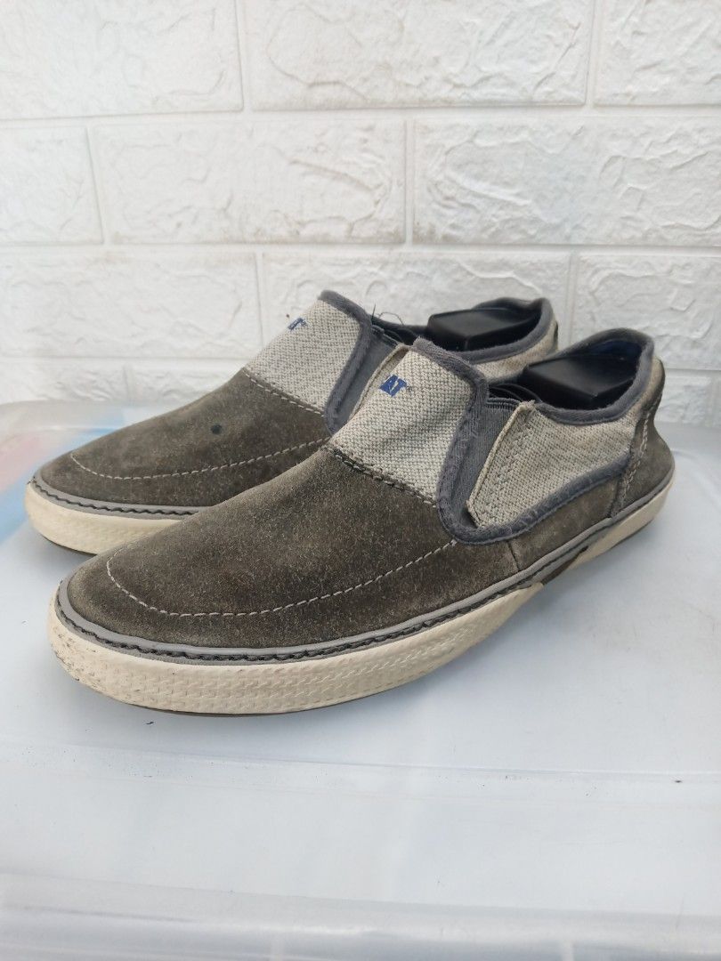 Caterpillar Slip On, Men's Fashion, Footwear, Casual shoes on Carousell