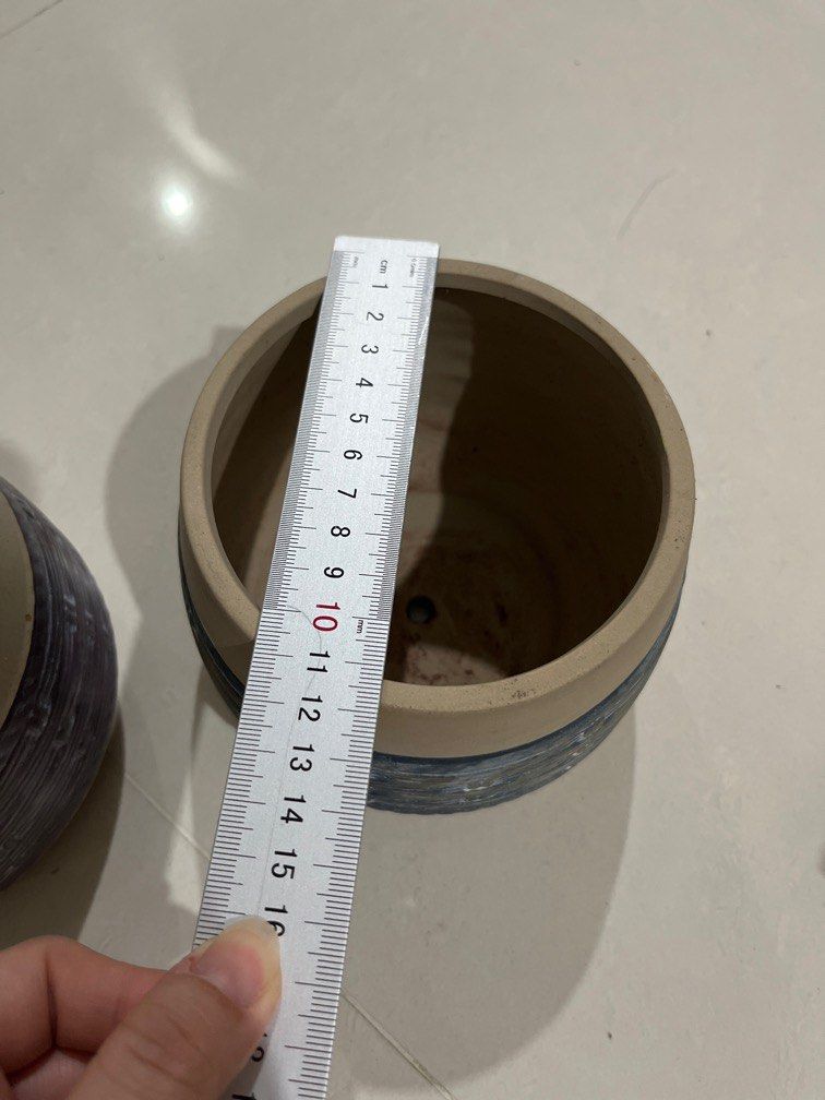 Clay pots for plants, Furniture & Home Living, Gardening, Pots