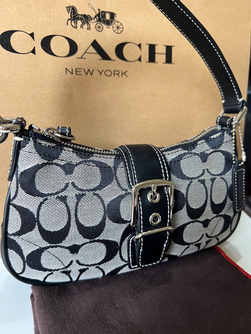 COACH pochette bag or kili kilig bag Top graded Bag style: Satchel  Condition: 9/10 P 800