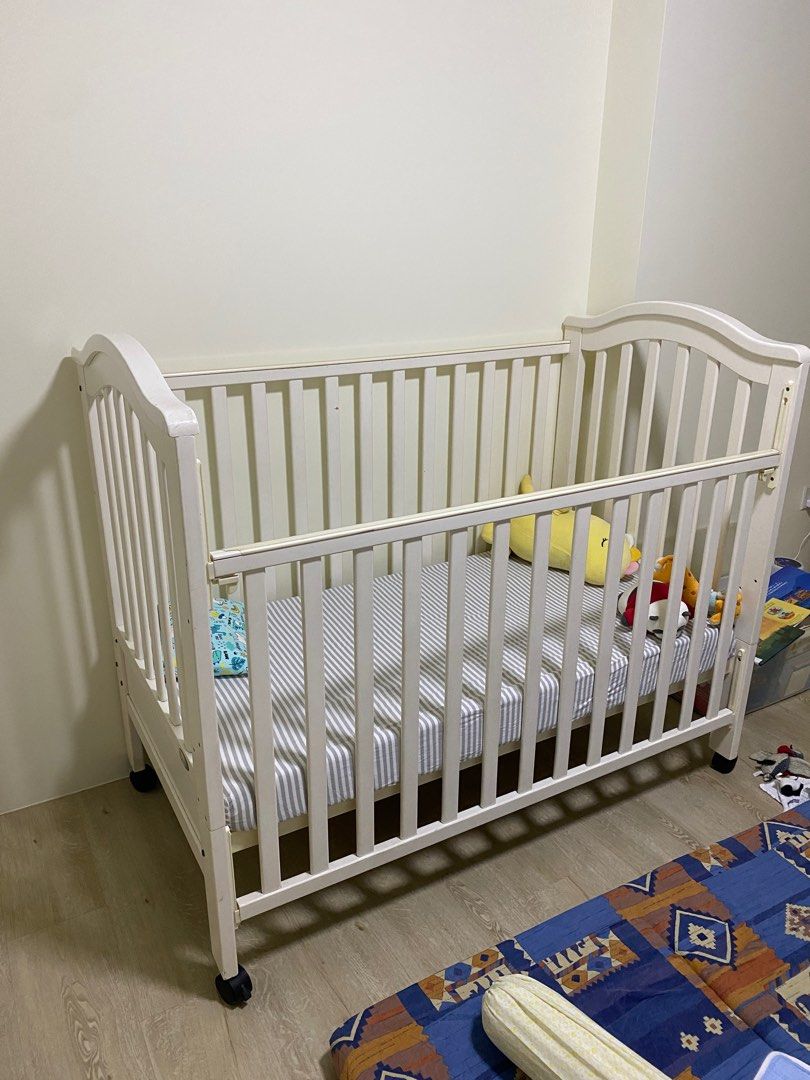 Crib can be converted to toddler bed, Babies & Kids, Baby Nursery