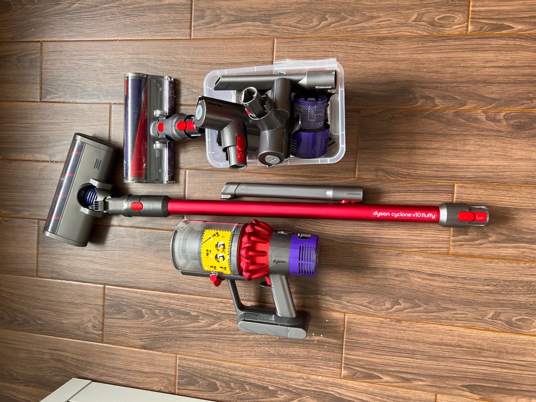 日本 正規 代理 店 未使用品。dyson cyclone v10 fluffy 掃除機 dyson