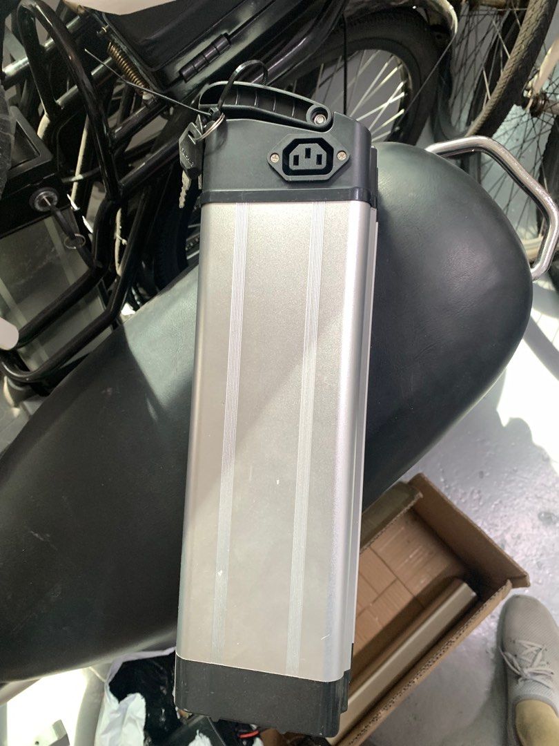 Ebike battery casing with key, Sports Equipment, PMDs, EScooters & E