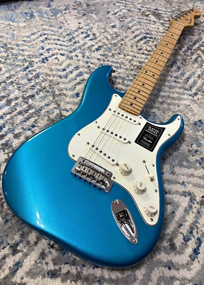 Fender Limited Edition Player Series Stratocaster in Lake Placid