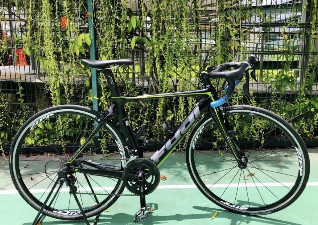 Fuji transonic 2.5 carbon road bike sales