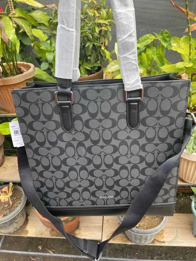 Graham Structured Tote (Category: Luxury Bags & Wallets) located in Rizal. Submitted by onlinedepotwholesale2nd (Listing ID 1223626822, Image 3). Description: Graham structured tote 14” (L) x 14 1/2” (H) x 3 1/4” (W) C3232 2800.