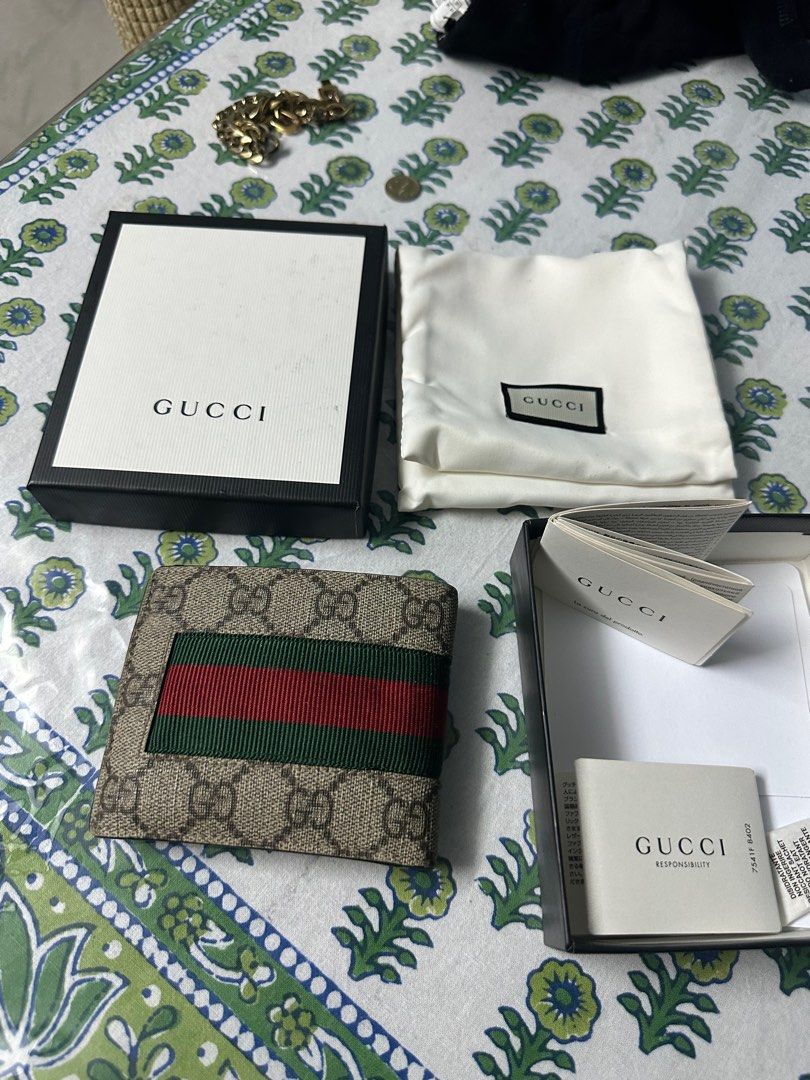 Gucci Wallet supreme vintage, Men's Fashion, Watches & Accessories