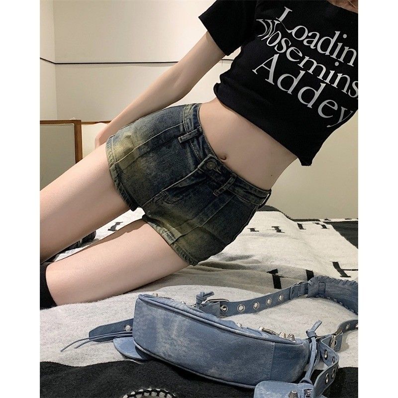 Ready Stock Hot Girl Short, Women'S Fashion, Bottoms, Shorts On Carousell