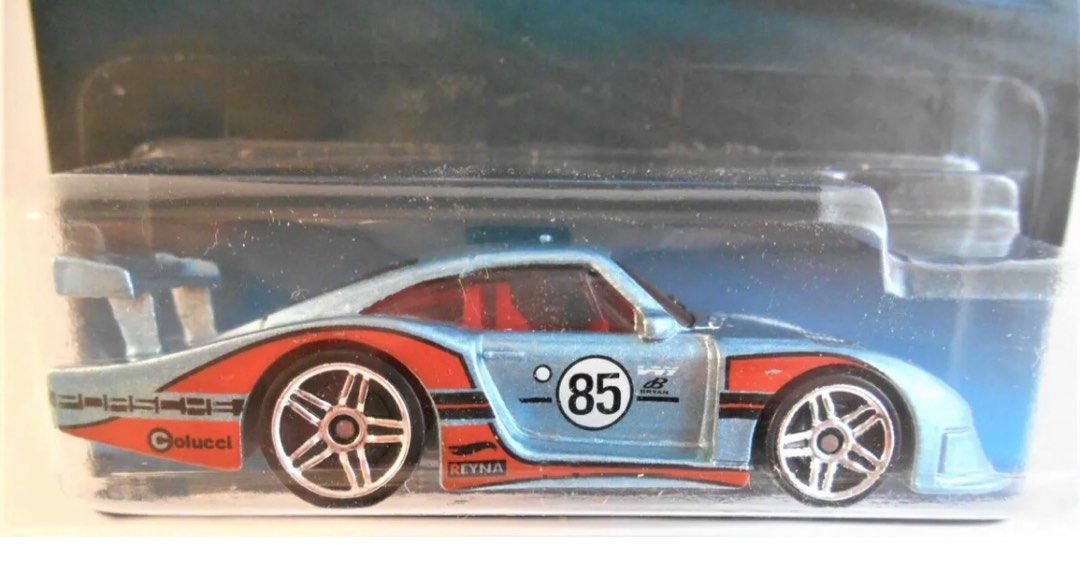 Hot Wheels Premium Race Day Porsche 935 1/5 Car Culture Metal Real