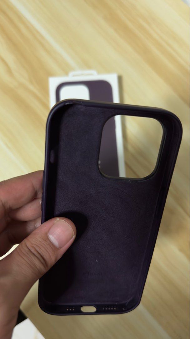 Iphone 14 pro case silicon purple/violet/elderberry, Mobile Phones