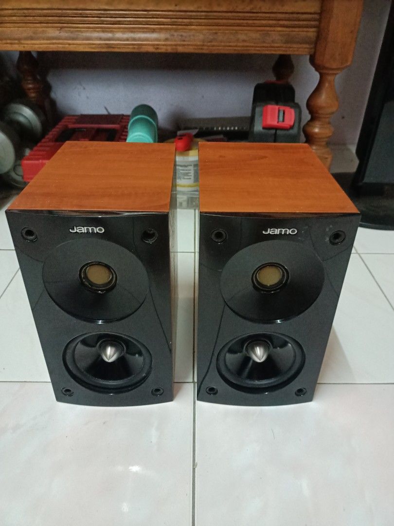 Jamo bookshelf speakers clearance