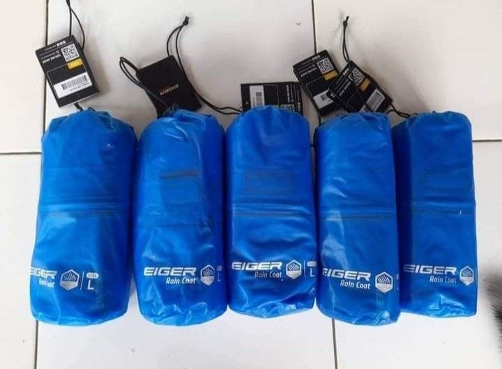 Jas Hujan Eiger Squadron on Carousell