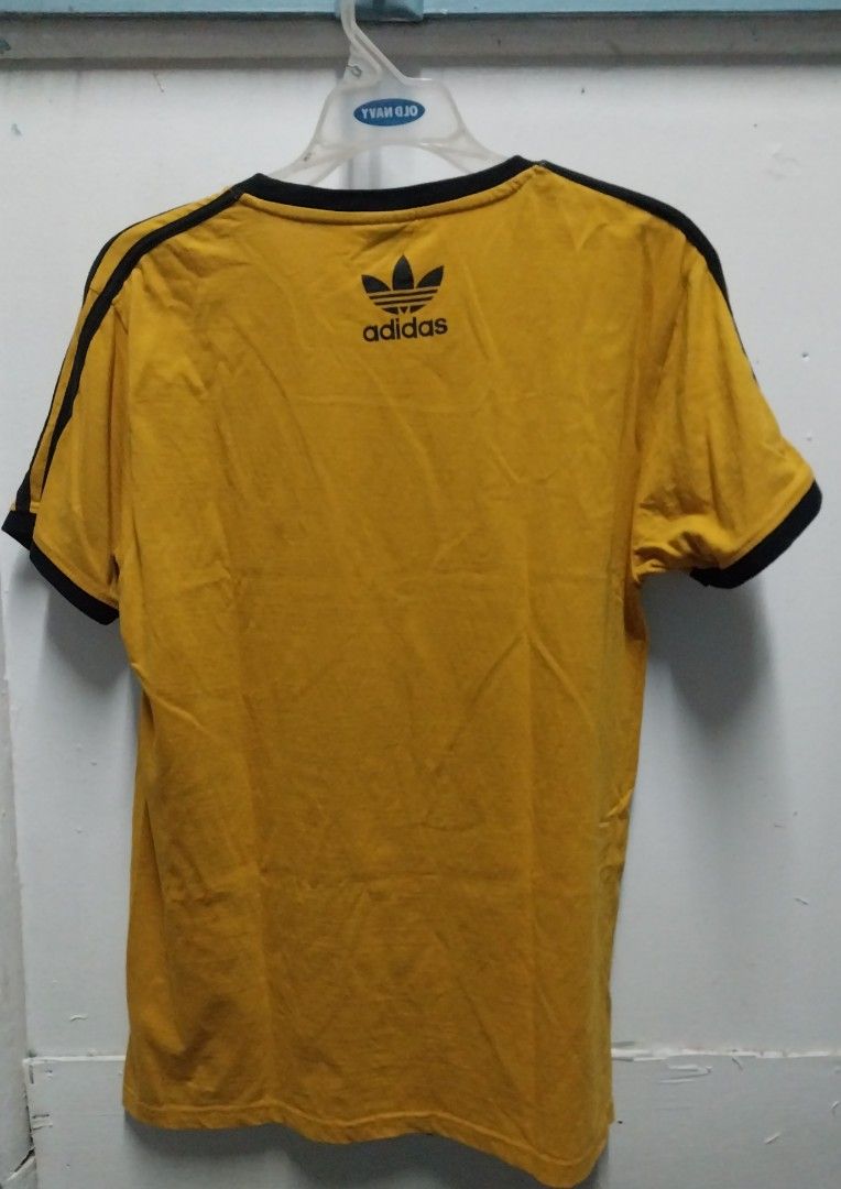 Adidas Unisex Shirt (Category: Tshirts & Polo Shirts ) located in Quezon City. Submitted by Ashleigh09 (Listing ID 1223715747, Image 3). Description: Bought from Greenhills Length 28inches Width 20 inches In very good condition RFS: Hindi ko na po nagagamit, nakatago lang.