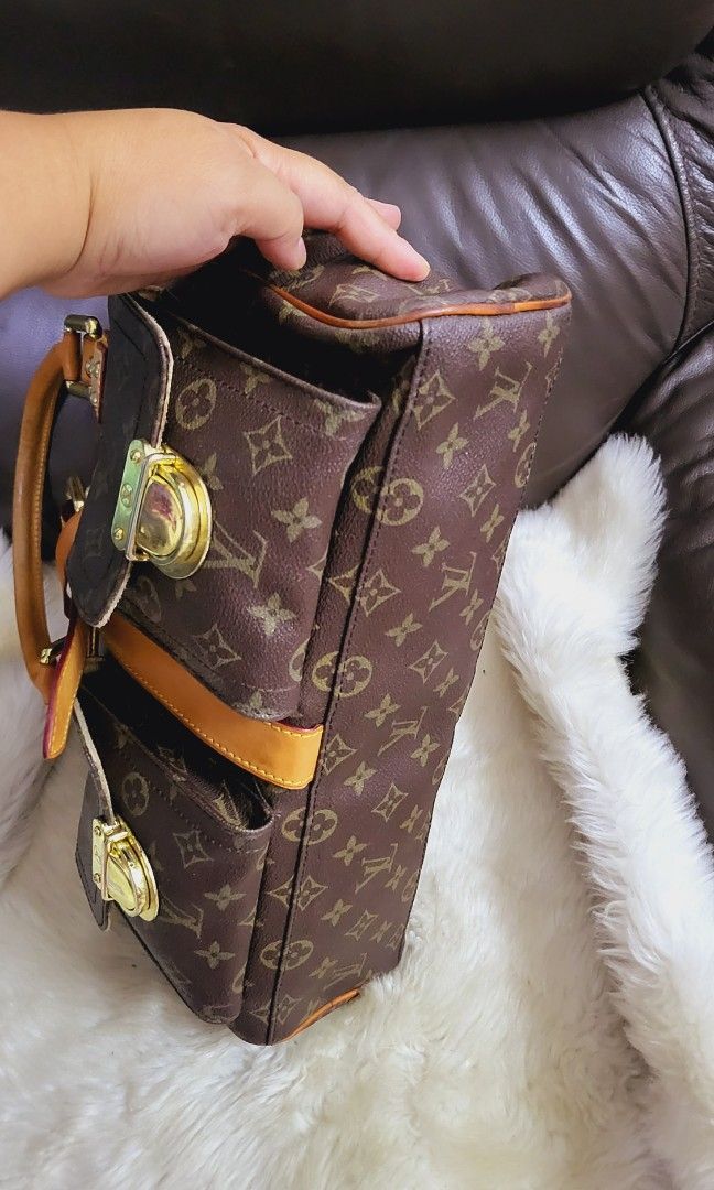 Louis Vuitton LV Manhattan GM Brown Monogram, Luxury, Bags & Wallets on  Carousell