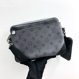 LOUIS VUITTON MONOGRAM ECLIPSE TRIO RFID SHOULDER BAG 237009853 :