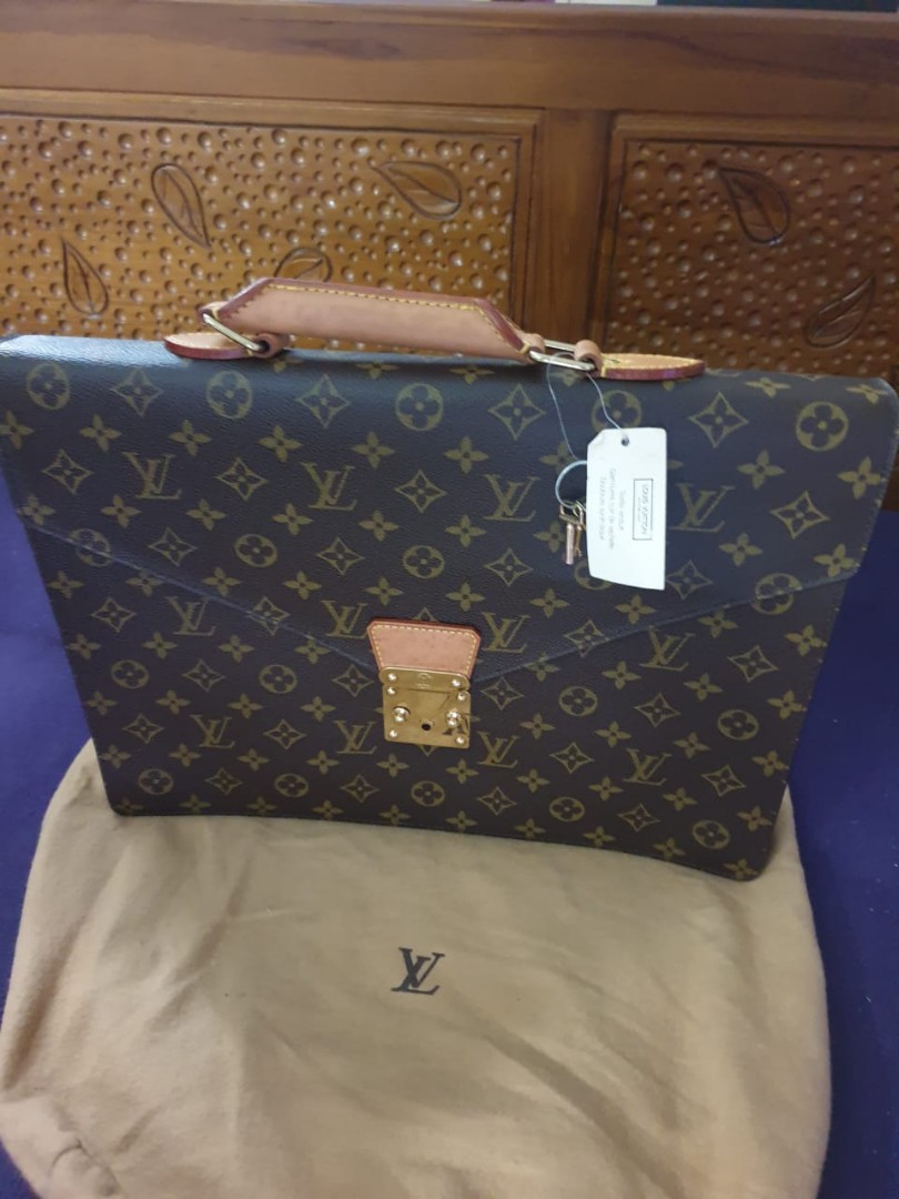 Louis Vuitton Laguito Briefcase LV Monogram Satchel, Luxury, Bags & Wallets  on Carousell