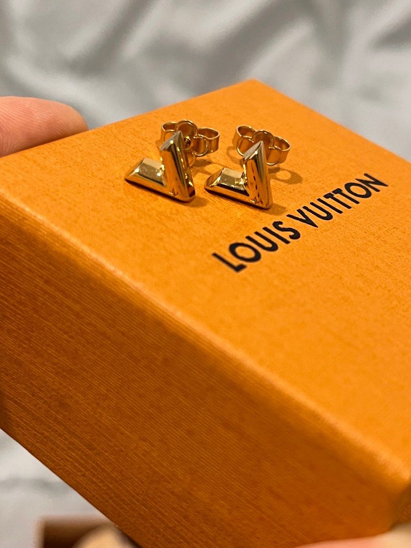 LOUIS VUITTON LOUIS VUITTON Essential V Piercings Gold Plated Used