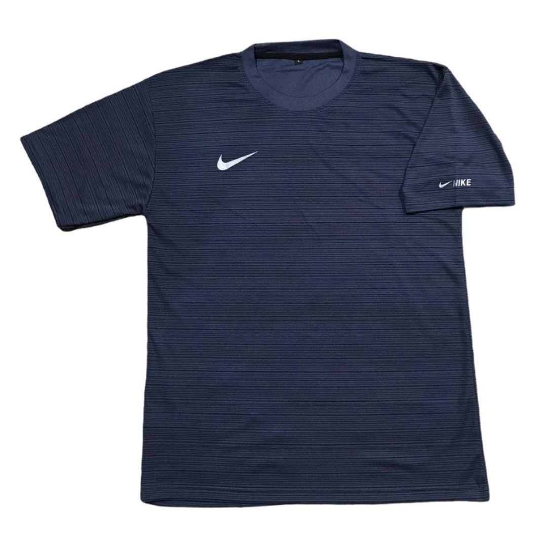 Men and women Nike sportswear Men s Fashion Activewear on Carousell