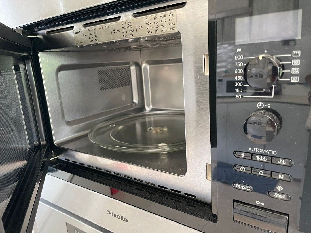 Miele build in Microwave. Not working. Model M 82612, TV & Home