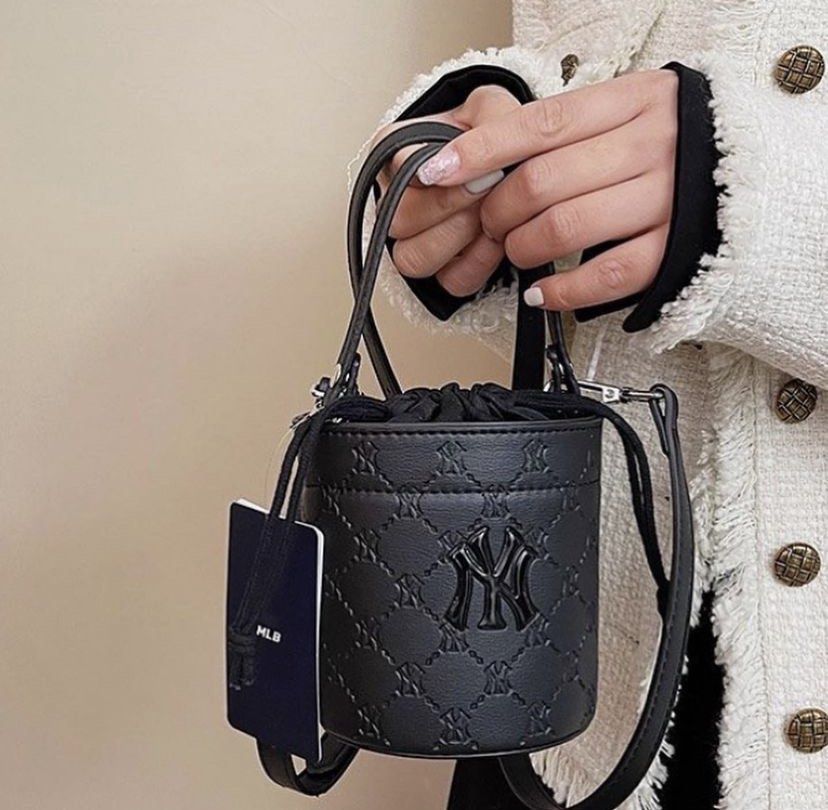 MLB Stravon Bucket Bag