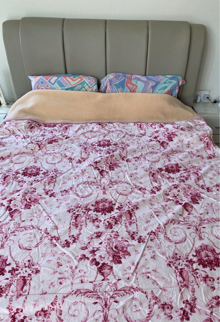 Nefful negative ion Blanket , Furniture & Home Living, Bedding & Towels