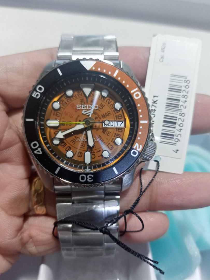 New Seiko 5s Skeleton (Category: Men's Watches) located in Manila. Submitted by AlecsxanderTimeCollection (Listing ID 1214491845, Image 1). Description: Holiday Sale!!! until June 30, 2023 Seiko Skeleton ⌚ Brandnew/Complete Inclusion SRPJ47K1 - Orange PM for Inquiries 🙂.