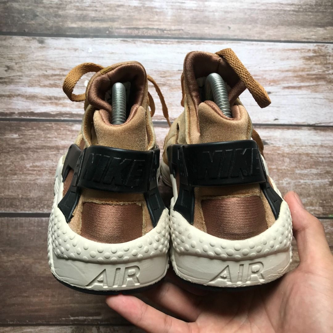 Nike store huarache wheat