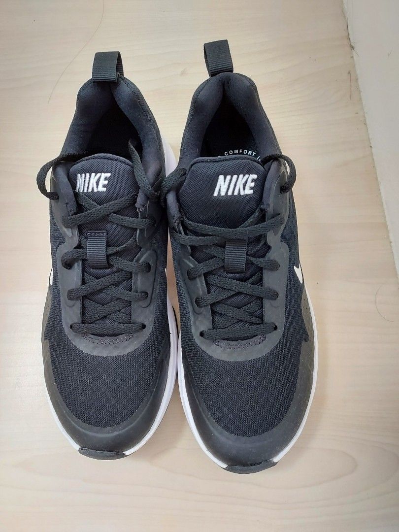 womens nike black