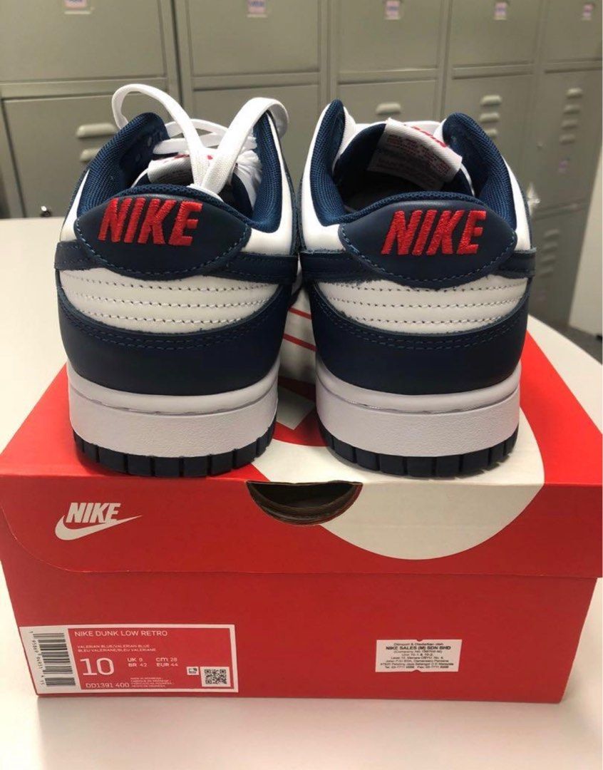 Nike dunks (Category: Sneakers) located in Singapore. Submitted by gosh_store (Listing ID 1223728366, Image 2). Description: .