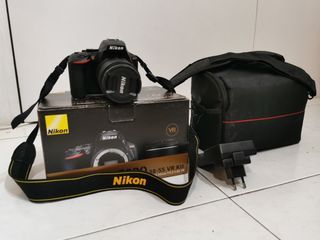 Nikon D5600 camera with box