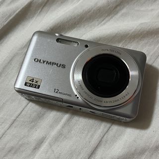 (Category: ) located in . Submitted by ceoretrocamera (Listing ID 1223714385, Image 1). Description: .